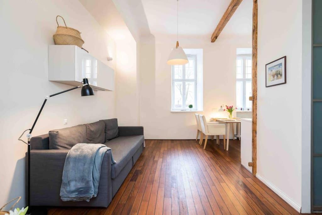Best Location, Beautiful And Quiet Old Town Apt. Reval Esterno foto
