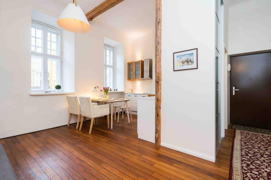Best Location, Beautiful And Quiet Old Town Apt. Reval Esterno foto